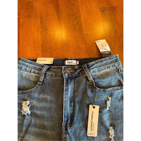 New w tags Woman’s Rue 21 ultimate stretch jeggings high rise - Picture 2 of 3